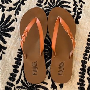 NEW women’s size 8 Flojos Sandals